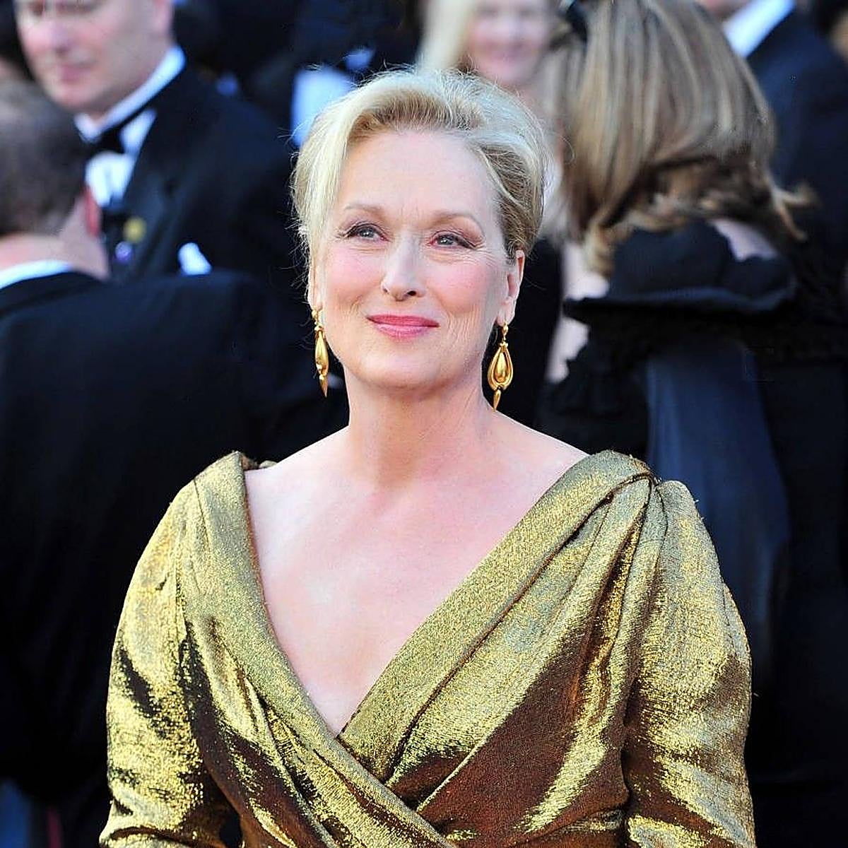Meryl Streep con cuello y escote jóvenes
