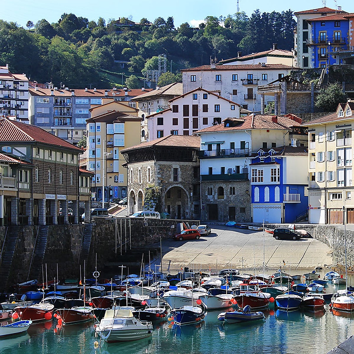 Mutriku no podía ser más monumental y marinero.