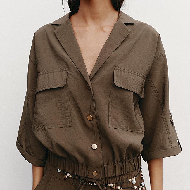 Camisa marrón de Zara (35,99 euros)