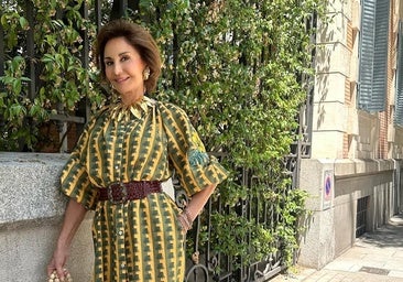 Naty Abascal disfruta el verano en el mar y en buena compañía.