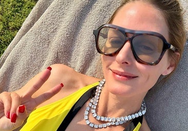 Olivia Palermo con unas gafas de sol setenteras.