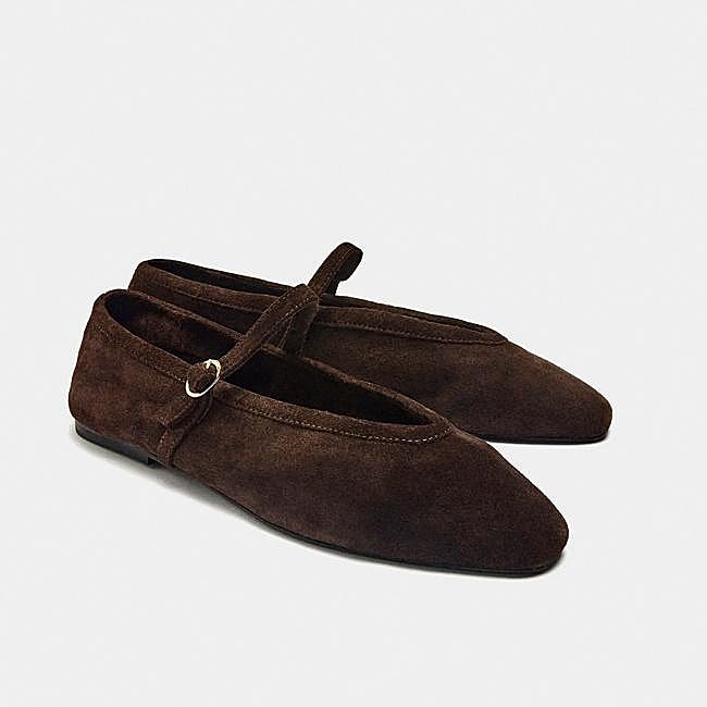 Bailarinas de ante en marrón chocolate de Parfois.