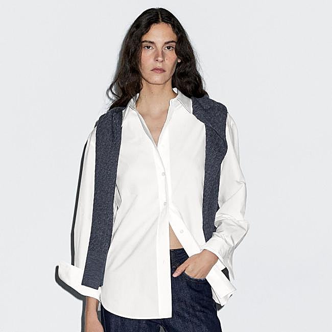 Camisa blanca, 49,95 euros.