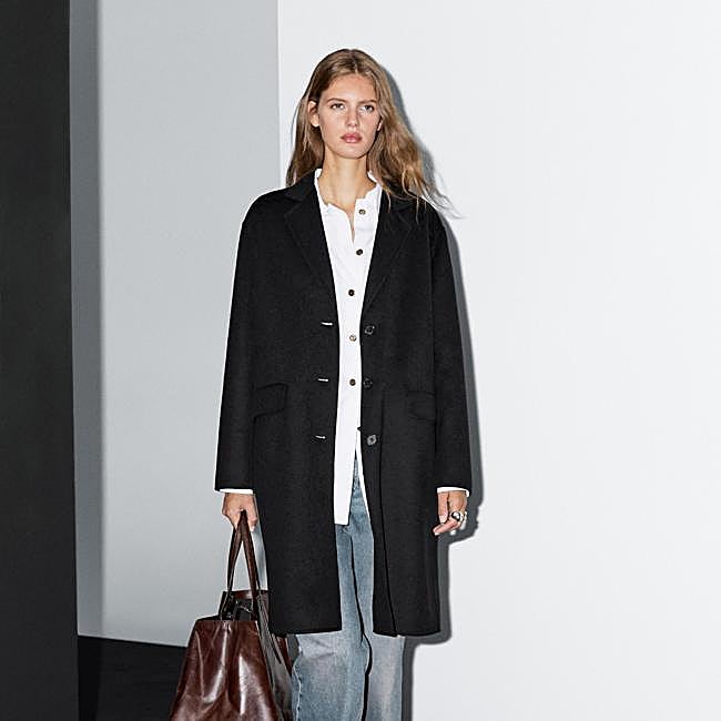 Abrigo negro, 199 euros.