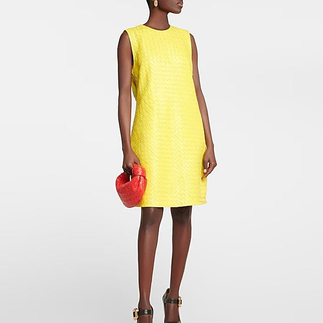 Vestido amarillo de Bottega Veneta, 6.228 euros.