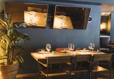 El comedor de la planta superior de Kulto, un restaurante en el que puedes disfrutar de un delicios bikini.