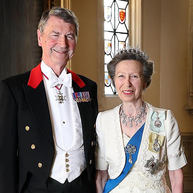 La tiara guirlandas de diamantes.