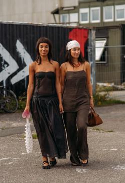 Entertainment news Celebrity gossip Movie and TV show updates Latest celebrity news Trending entertainment stories Imagen secundaria 2 - Total looks en la CPHFW.