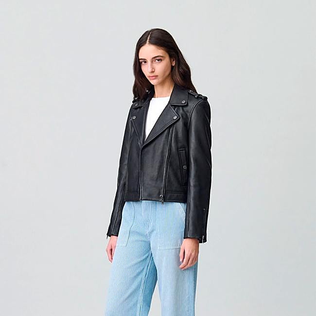 Chaqueta de cuero negro de Claudie Pierlot.