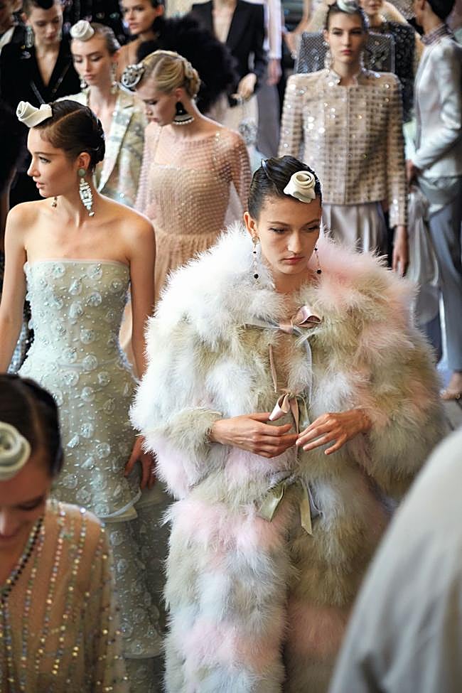 Imagen de backstage del desfile FW19 Privé.