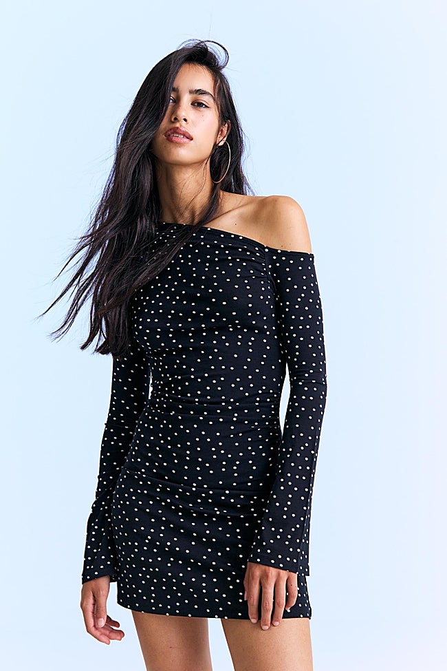 Vestido estampado de Stradivarius (19,99 euros)