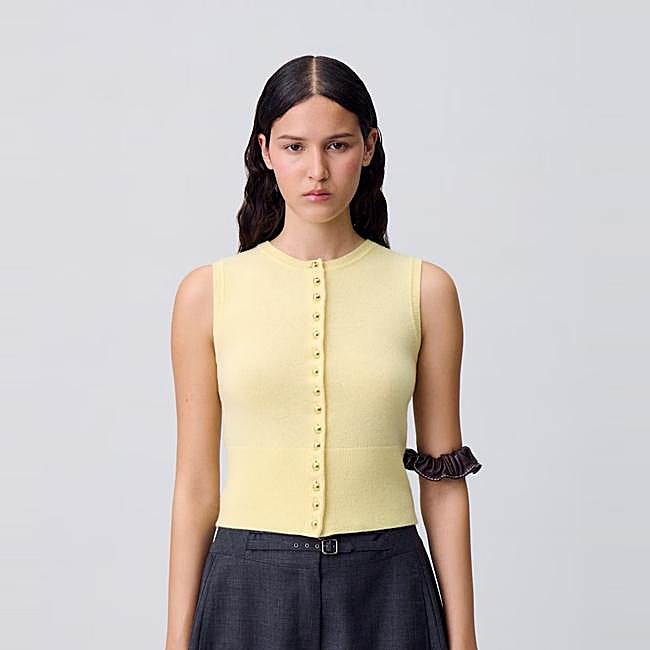 Cárdigan sin mangas de Claudie Pierlot amarillo, 195 euros.