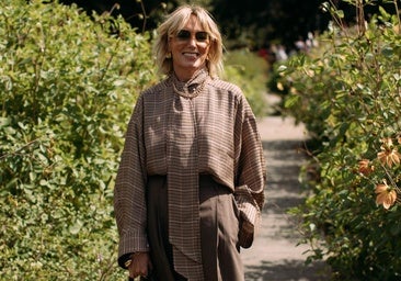 Un look con blusa con fular.