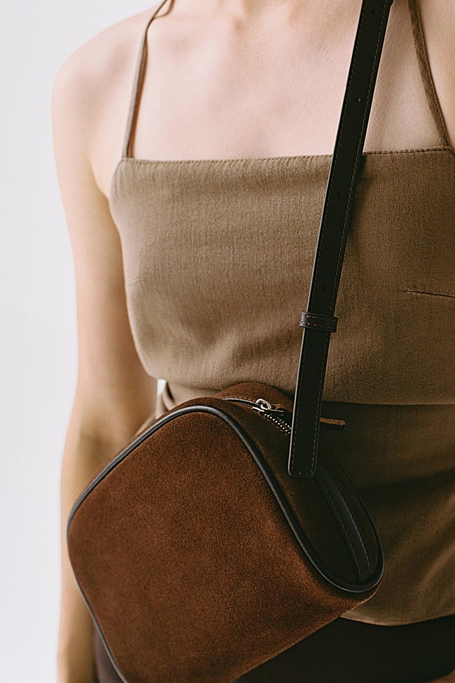 Bolso marrón de Mango (49,99 euros)