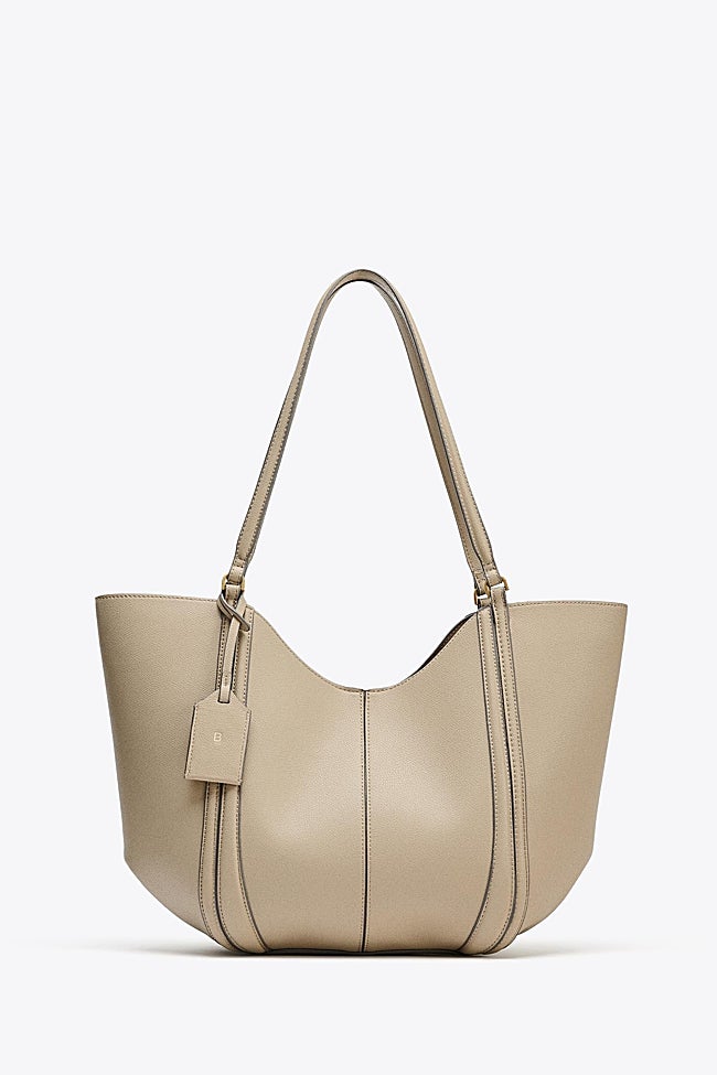 Bolso beige de Zara (29,99 euros)