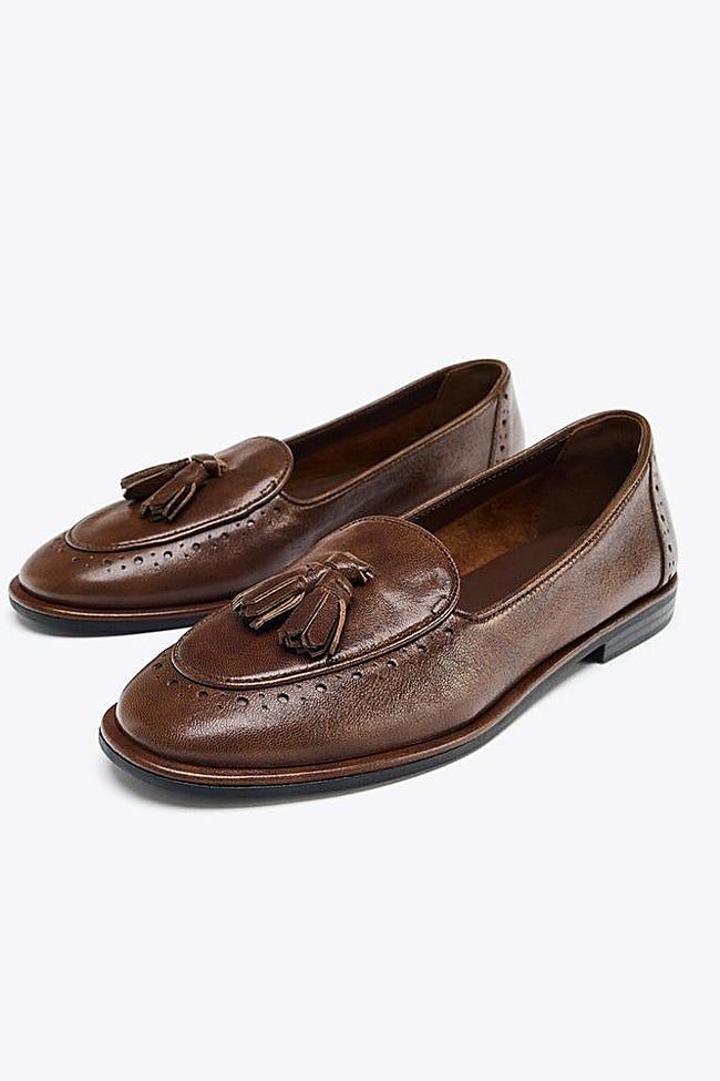 Mocasines con borlas de Zara (49,99 euros)