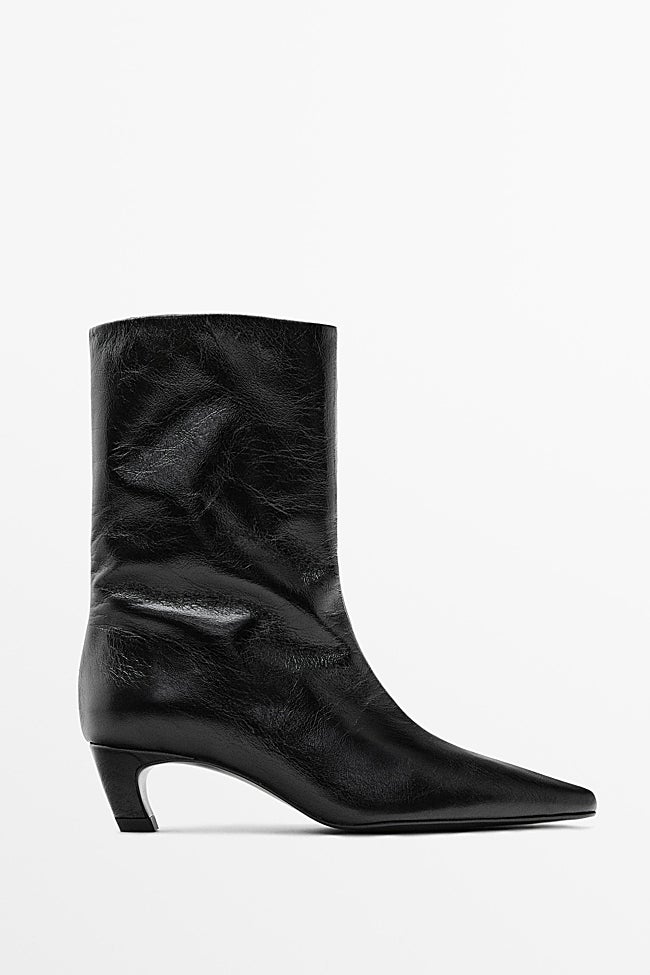 Botines negros de Massimo Dutti (149 euros)