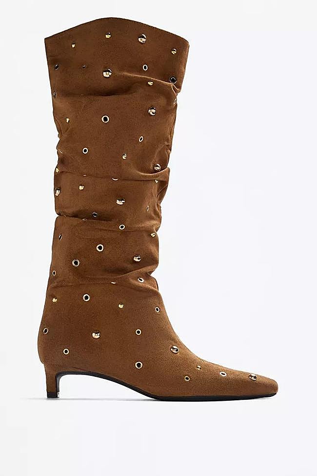 Bota tacón tachas (39,99€)