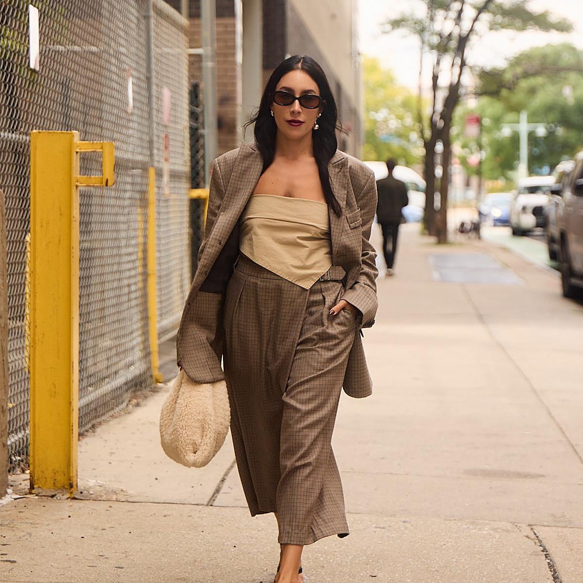 Las bermudas plisadas se convierten en tendencia este otoño.