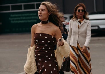 Look de invitada visto en la Semana de la Moda de Copenhague.