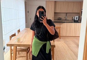 Cómo lucir la nueva tendencia del jersey anudado a la cintura.