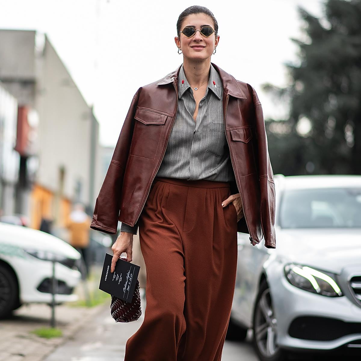 Los pantalones barrel de Uniqlo que voy a llevar al trabajo este otoño: cómodos y con efecto piernas más largas