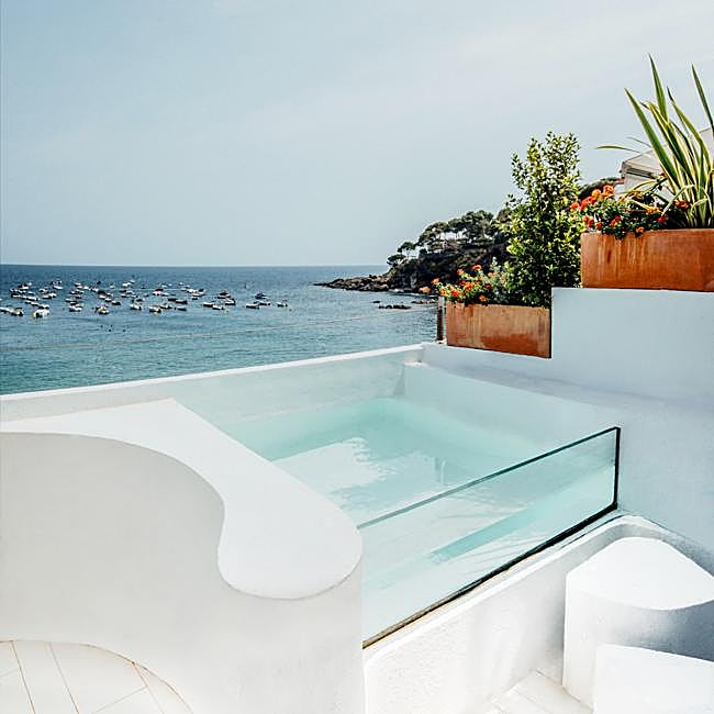 La azotea del Isabell's Llafranc, un hotel gerundense ideal para conocer la costa catalana este otoño.