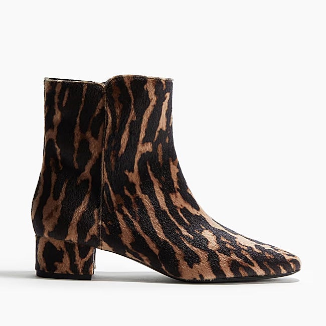 Botines con estampado animal de H&M (39,99 euros)