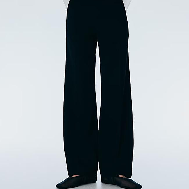 Pantalón recto de traje de H&M, 19,99 euros.