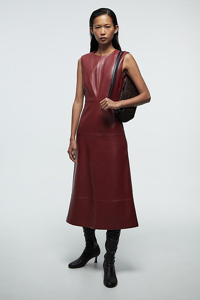 Vestido efecto de piel de Sfera (39,99 euros)