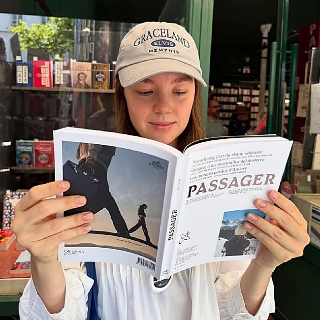 Alexandra de Hannover, sumergida en la lectura.