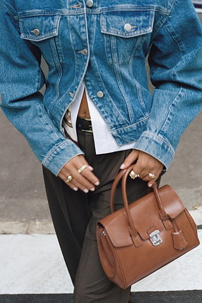 Bolso marrón de Mango (39,99 euros)