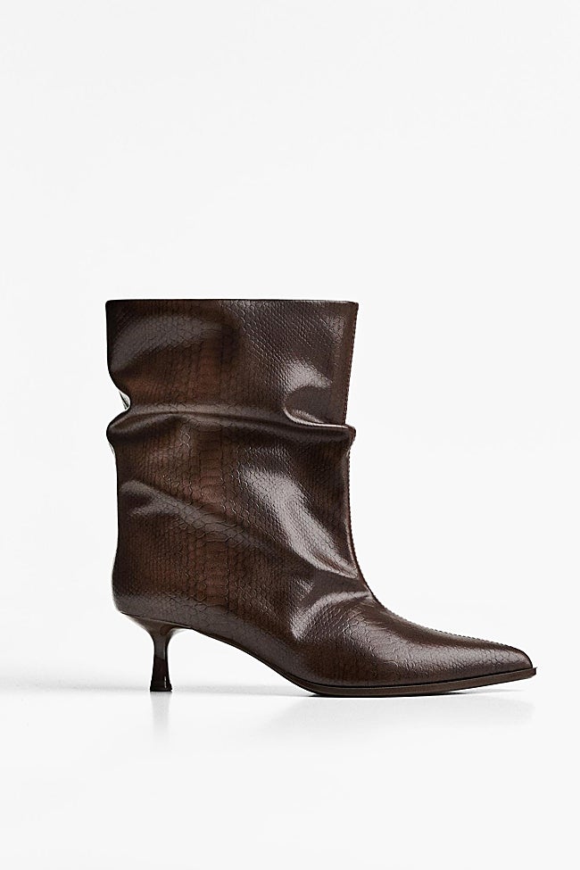 Botines fruncidos de Bershka (39,99 euros)