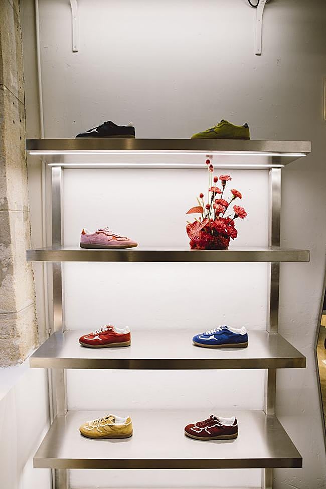 La colección de ALOHAS en su tienda de París.