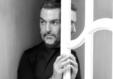 Retrato del diseñador Juan Duyos.