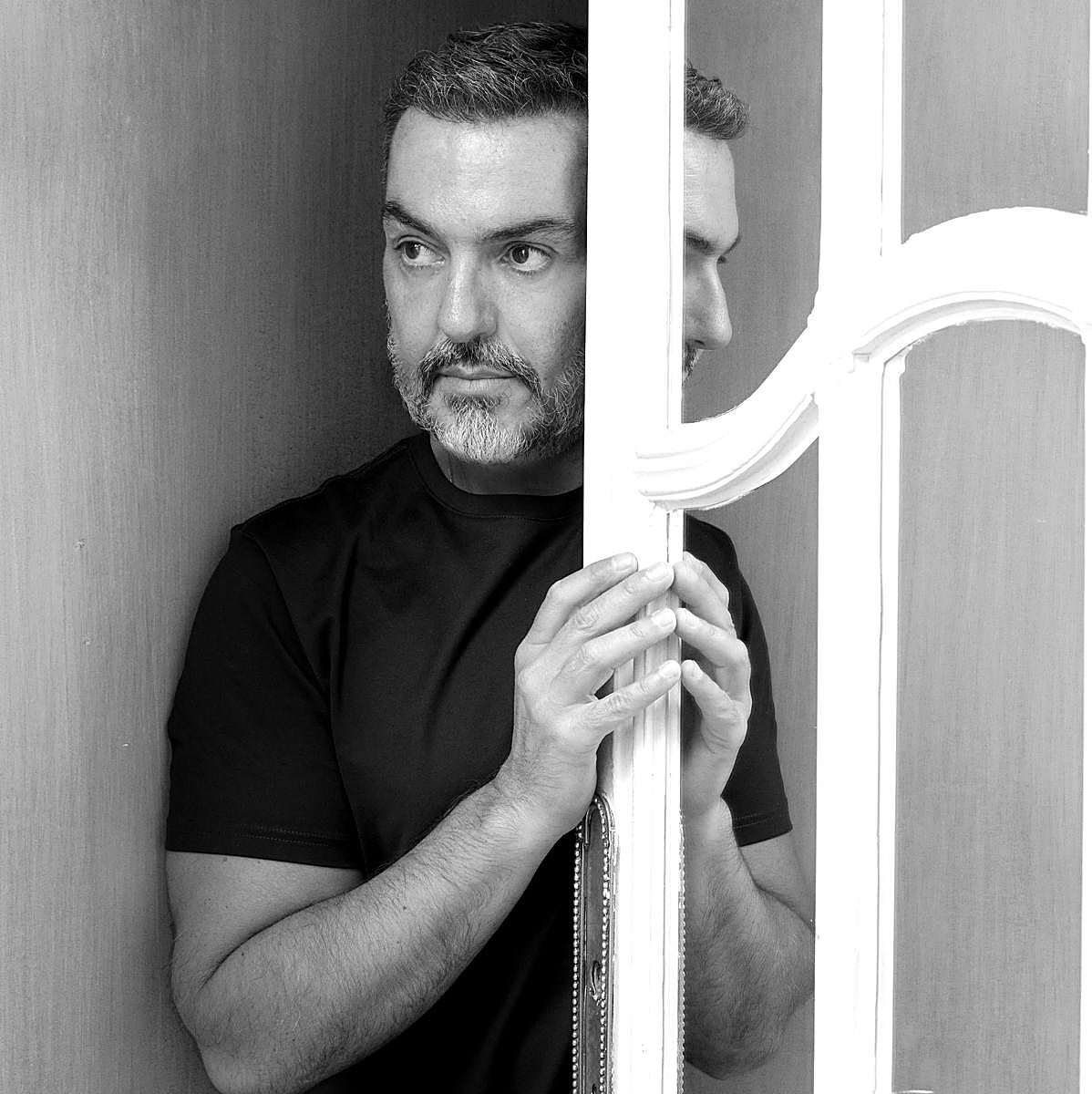 Retrato del diseñador Juan Duyos.