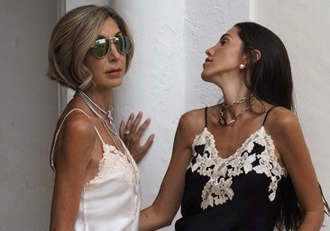 Cómo llevar el top lencero tendencia en un look de diario: solo necesitas una camiseta blanca