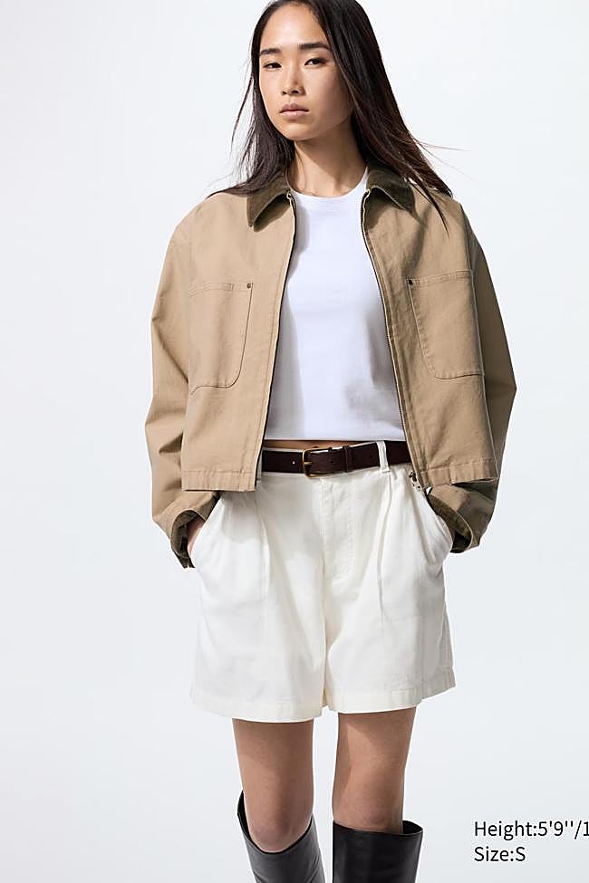 Camiseta básica en color blanco de Uniqlo.