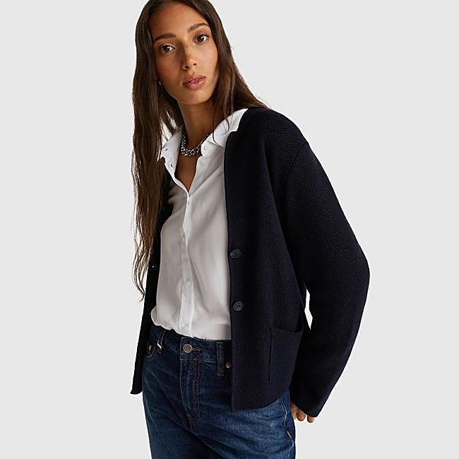 Cárdigan azul marino de Benetton, 99,95 euros.