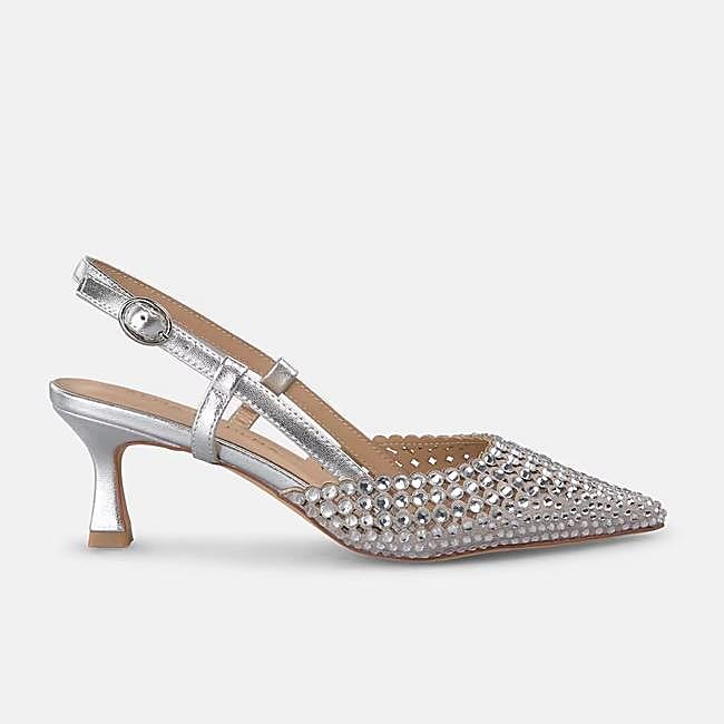Zapato con strass de Alma en Pena, 112 euros.