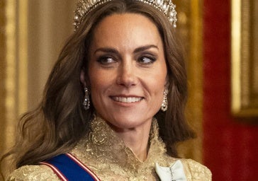 Kate Middleton con la tiara 'Lover's Knot'.