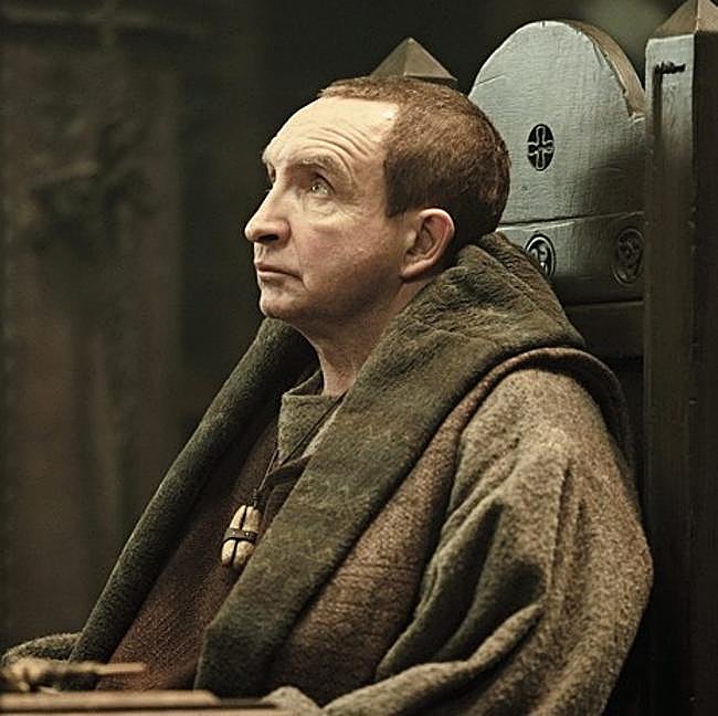 Eddie Marsan como Eduardo el Confesor en una imagen de la miniserie británica Rey y conquistador.
