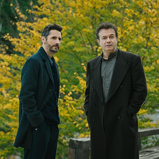 Juan Digo Botto y Tristán Ulloa en una imagen del thriller español, el centro.