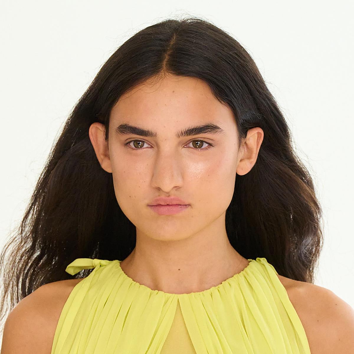 Los motivos por los que debes usar mascarilla en tu pelo.