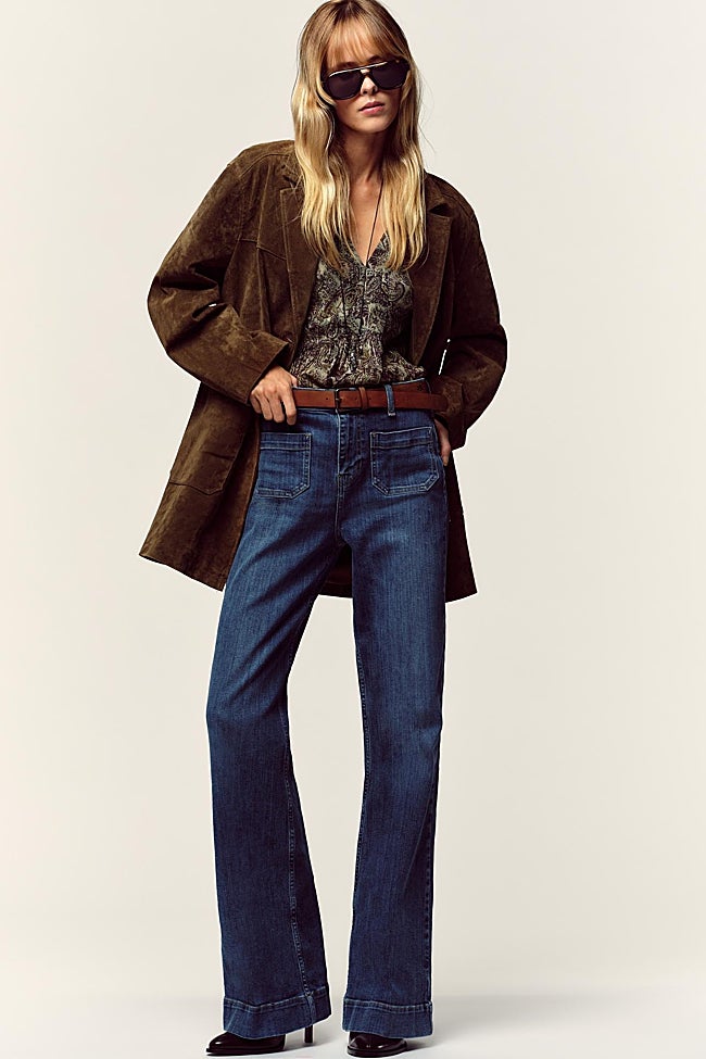 Vaqueros con bolsillos de Zara (35,99 euros)