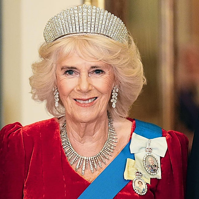 La reina Camilla con la tiara Kokhosnik.