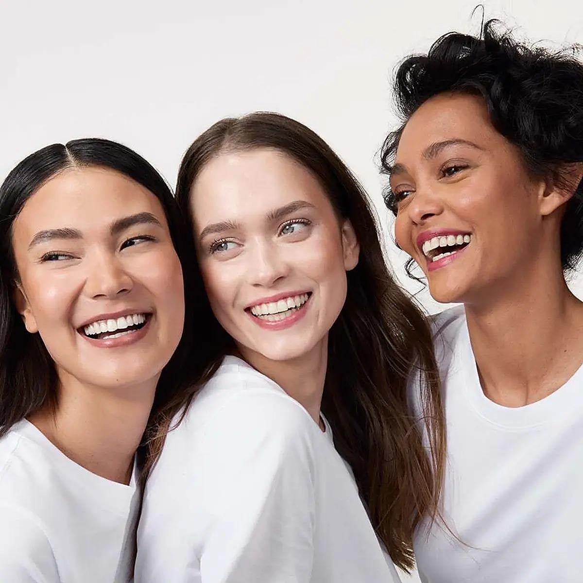 Las mejores bases de maquillaje tipo sérum para una piel maquillada y bonita.