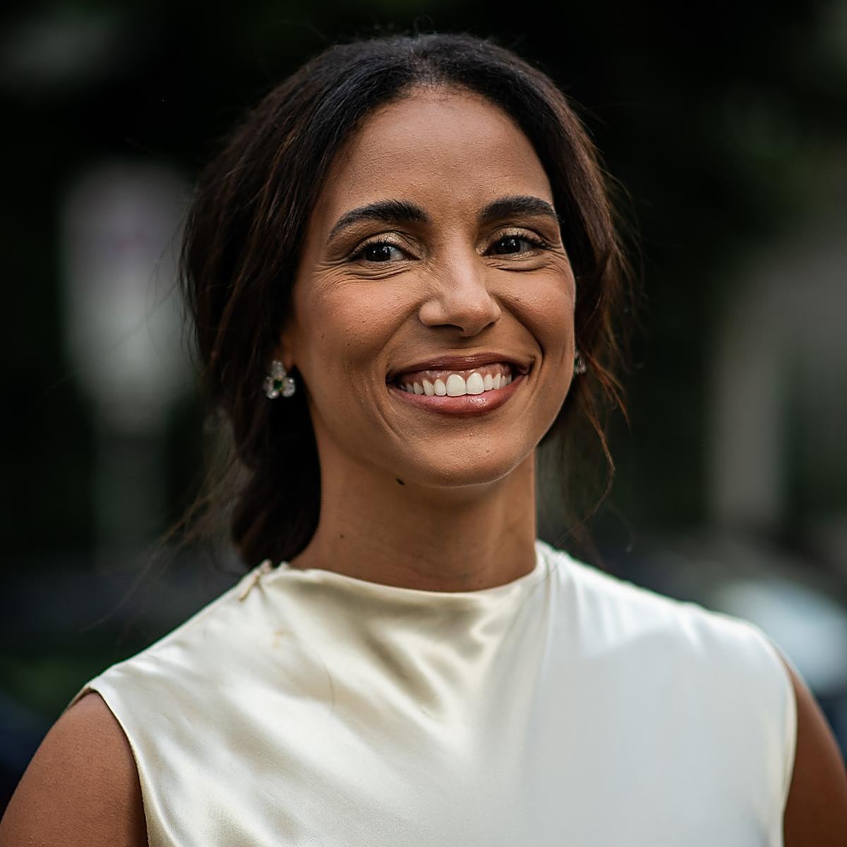 Si tengo manchas en la piel, qué ingredientes tiene que tener mi sérum: los activos que sí funciona