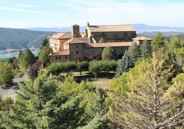 Así es el monasterio más bonito de España, que visitan hoy los Reyes y Leonor: joya románica, referente espiritual y todo un icono de Navarra