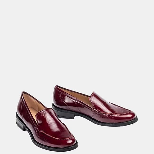 Mocasines burdeos de Unisa, 125 euros.